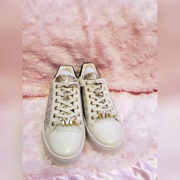 Mk Vanilla Monogram Shoes - Picture 1 of 3